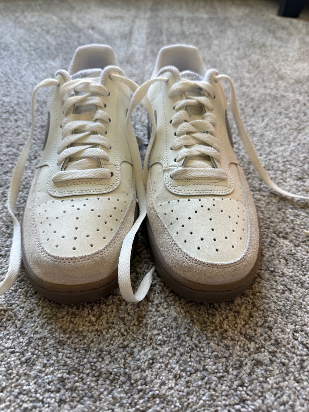Nike Women’s Low-Top Sneakers in White, Gray Size 10 - Picture 4 of 12